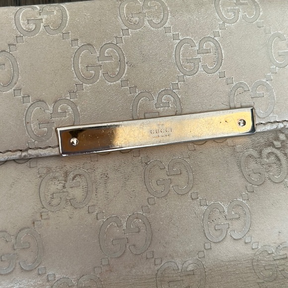 GUCCI Ivory Guiccissima Leather Wallet - Picture 13 of 16